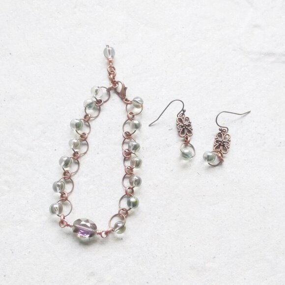 Lightweight Dainty Filigree Water Droplet Copper Earrings~ Short Dangle Earrings - Picture 6 of 6